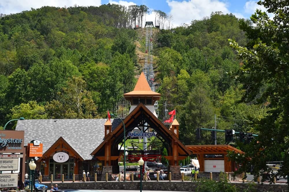 A Guide of Things to Do for 1 Day in Downtown Gatlinburg